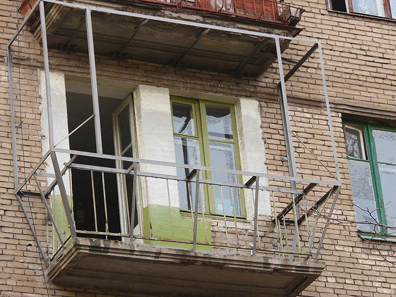 Який краще зробити балкон у хрущовці?
